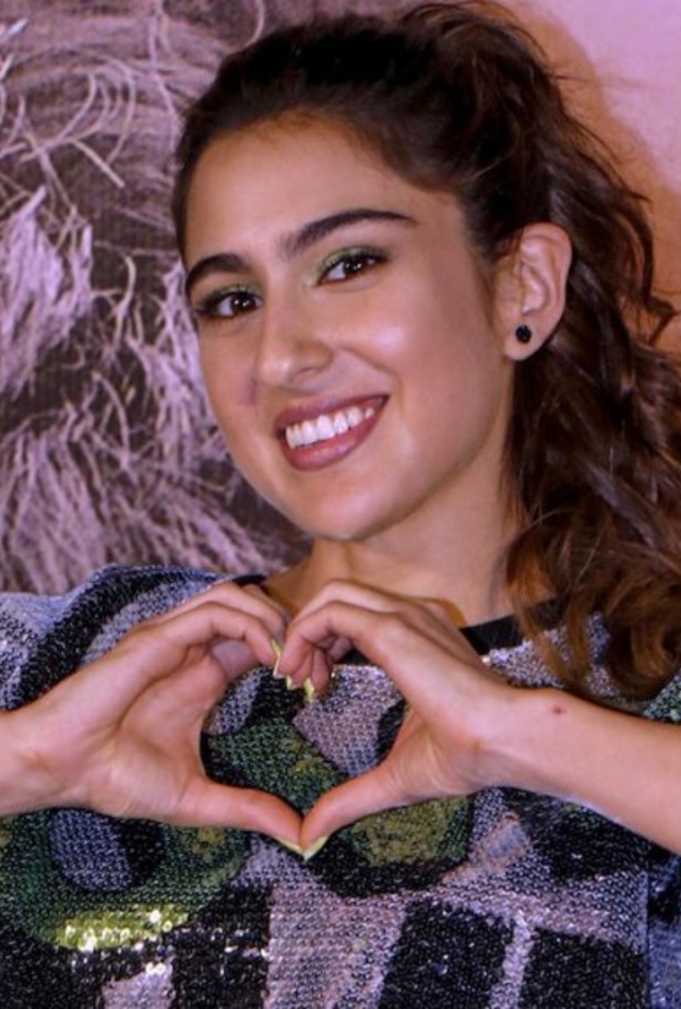 سارة علي خان تتعرض للسخرية بسبب مقطع فيديو يتحدث عن التحديات التي واجهتها في بوليوود