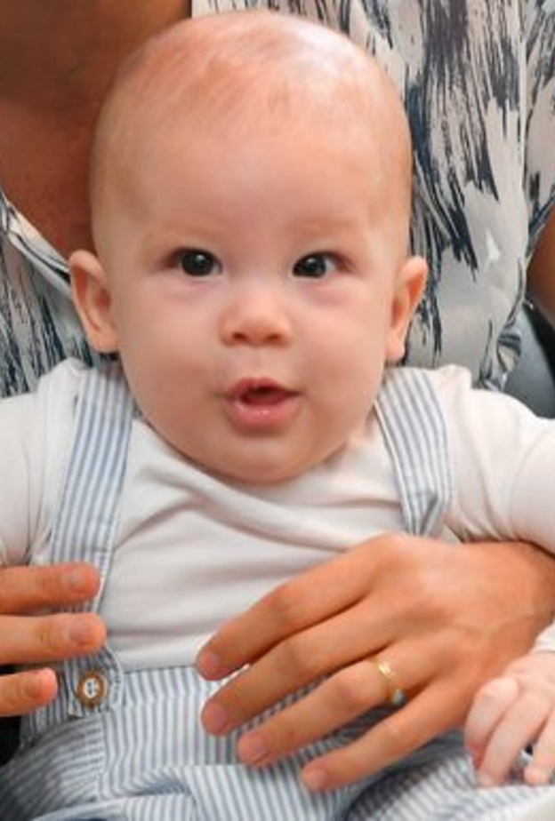 ما هي القاعدة الملكية التي قد لا يستطيع آرتشي التخلص منها؟