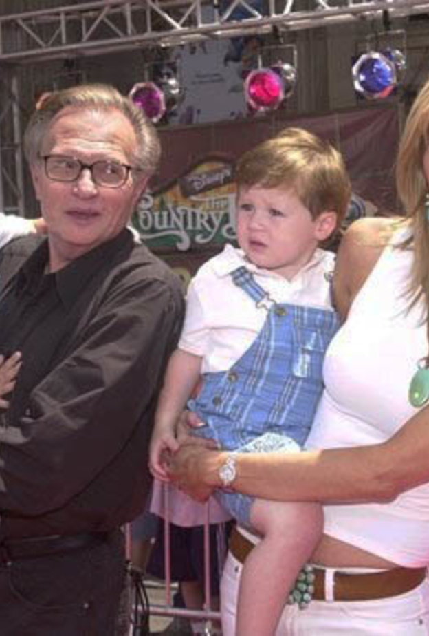 لاري كينج وزوجته وأطفاله