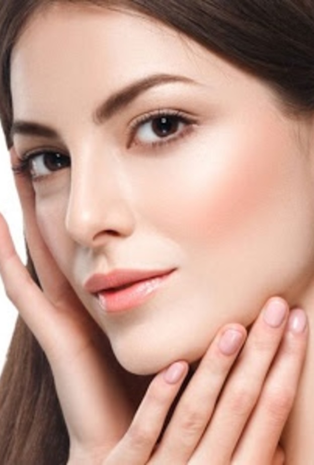 هم المعلومات عن عملية شفط دهون الوجه بالليزر وأهم مميزاتها للحصول على وجه ناعم خالي من الدهون