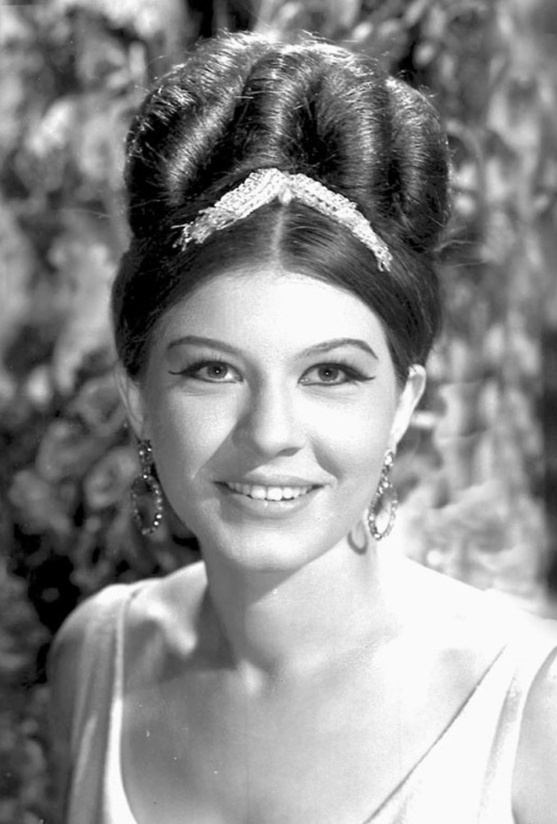 الفنانة الراحلة شويكار 