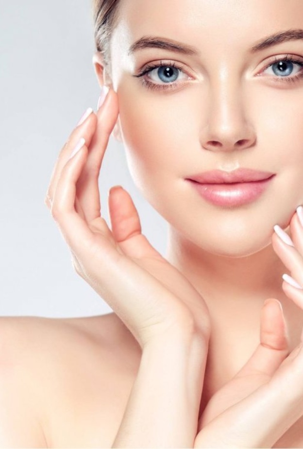 احصلي على بشرة نضرة خالية من العيوب من خلال تقنية الديرما بلانينج