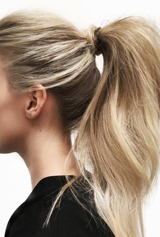 تسريحة الشعر المربوط عملية وجذابة
