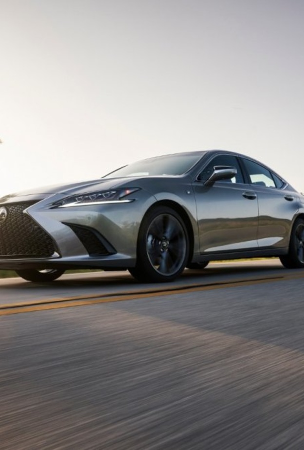  لكزس تطرح نموذج جديد من سيارات ESالفاخرة