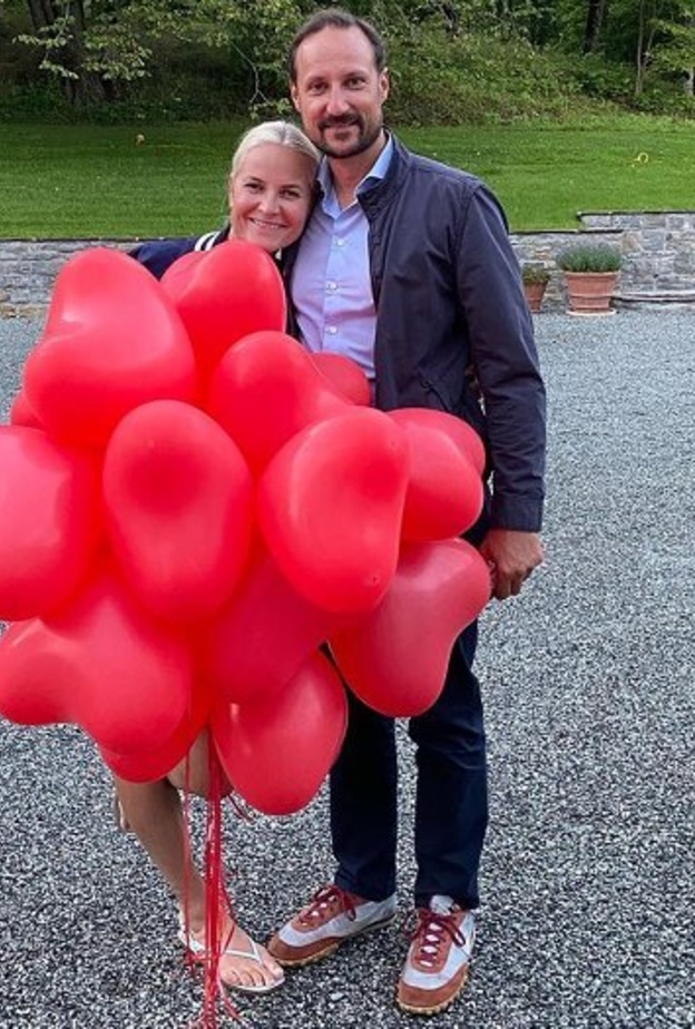 الأمير هاكون والأميرة ميت ماريت يحتفلان بذكرى زواجهما