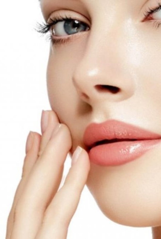 وصفات طبيعية لازالة سواد الشفايف في 3 ايام فقط