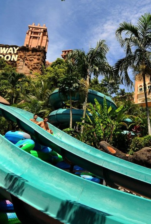 متعة اللعب في منتزه Sunway Lagoon