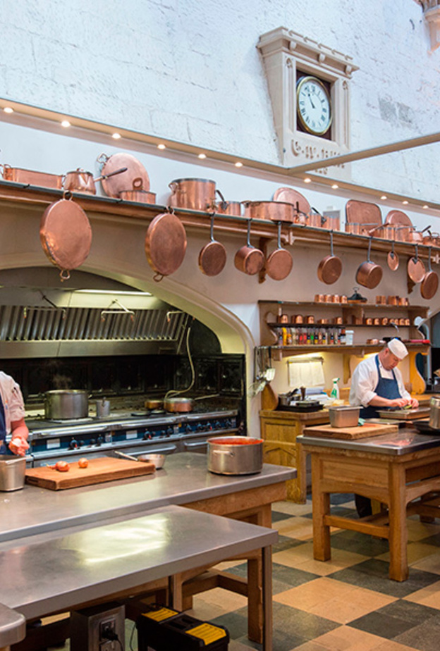 بالصور.. هكذا تبدو مطابخ منازل وقصور العائلة المالكة البريطانية