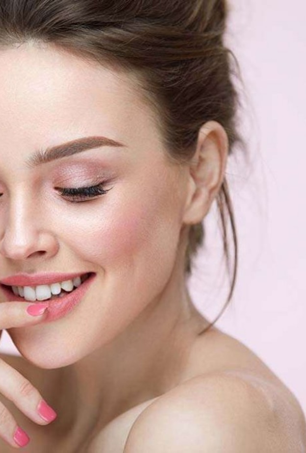 طريقة توريد الشفايف طبيعيا باستخدام التوت