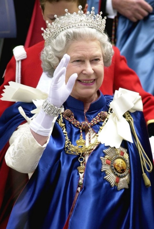 8 أساور ماسية رائعة تألقت بها سيدات القصر الملكي