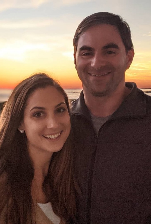 عريس الذي سخر من 2020 رفقة عروسه