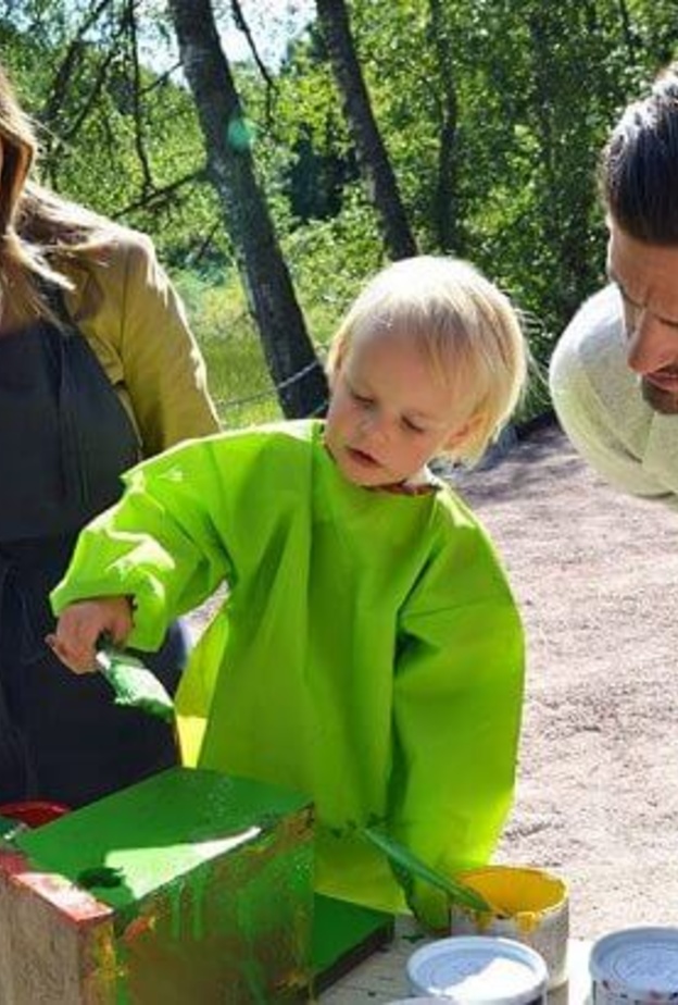 الأمير غابرييل يرسم بيتا للطيور