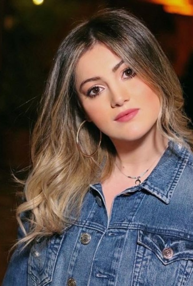  الإطلالات الجمالية لـ دانا عاصي الحلاني