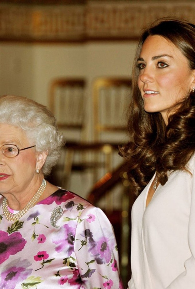 ما هي قطعة المجوهرات التي أهداها الأمير فيليب لحبيبته إليزابيث وأعارتها لكيت ميدلتون؟