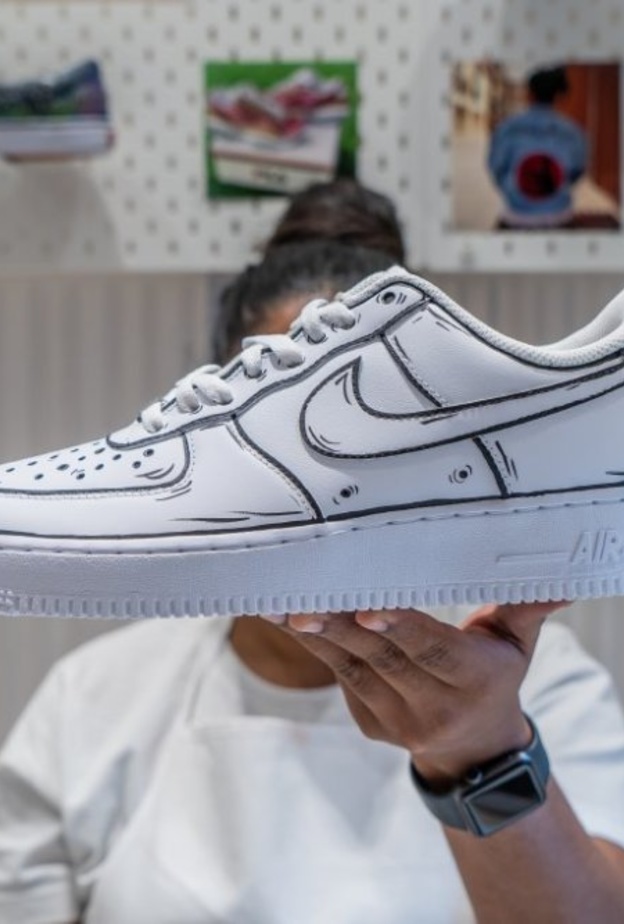 مركز تخصيص المنتجات في Level Shoes