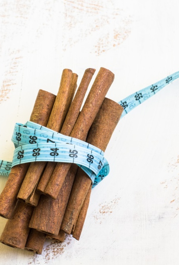 فوائد القرفة في الرجيم وطرق استخدامها في تحديد الجسم