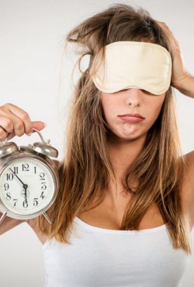  العلاقة بين قلة النوم والانفعالات العصبية