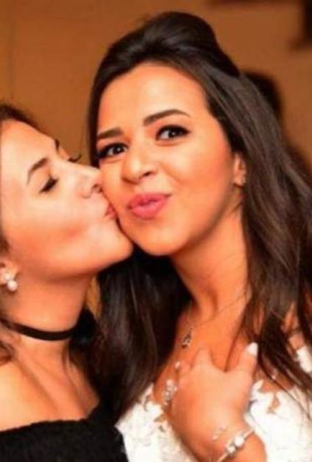 دنيا سمير غانم وشقيقتها إيمي