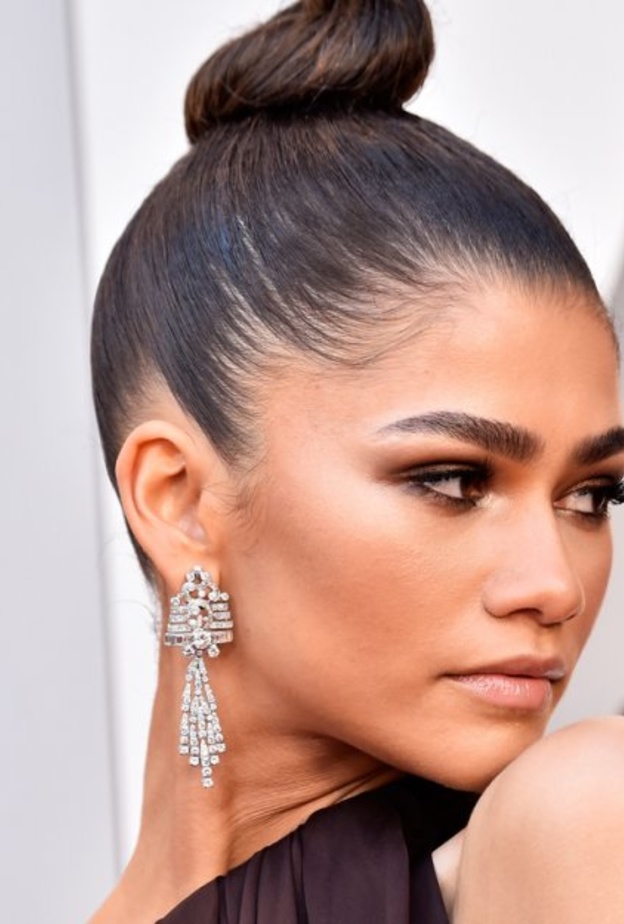 أناقة زندايا بأقراط الماس من بولغاري Bulgari