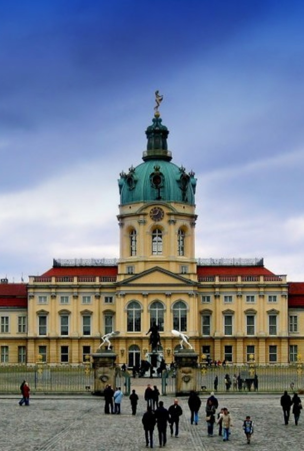  قصر شارلوتنبرغ بواسطة 12019