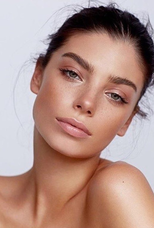 مكياج للبشرة الدهنية في الصيف