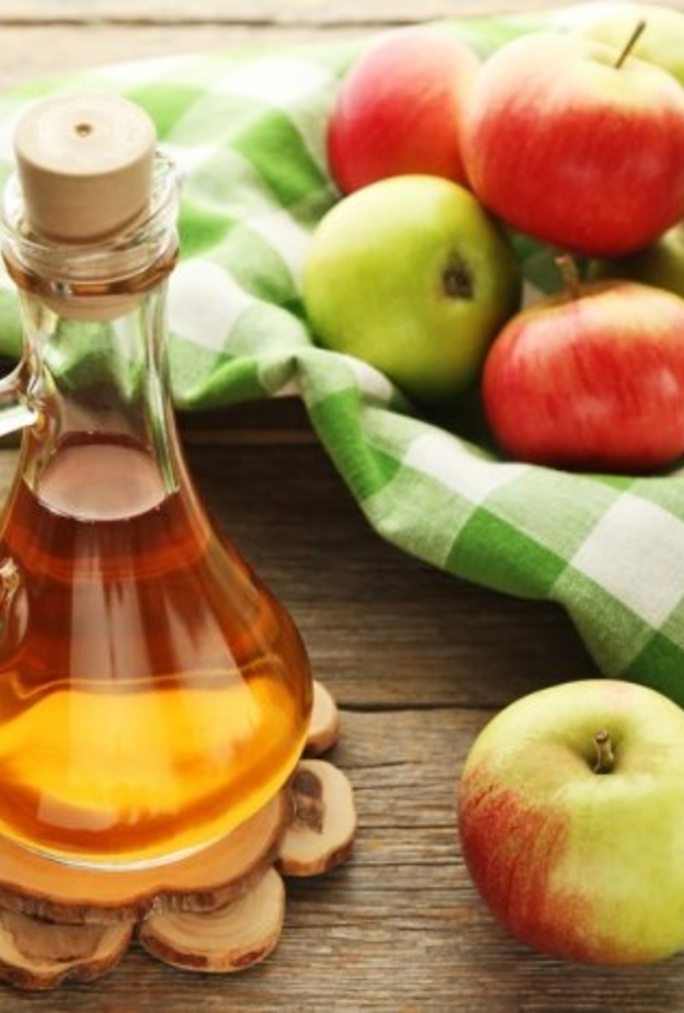 فوائد خل التفاح لمرضى الكبد الدهني وطرق استخدامه