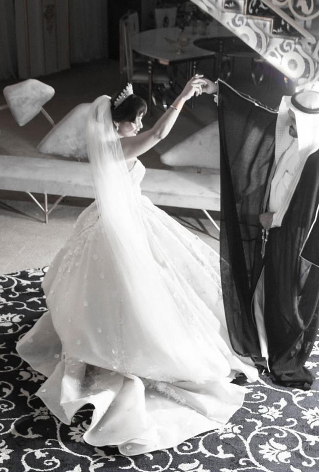  صورة لعروسين من المصورة السعودية هدى القرني