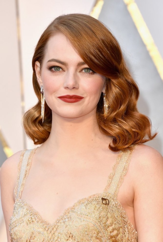 إطلالات النجمات العالميات بالشعر البرتقالي بأسلوب Emma Stone