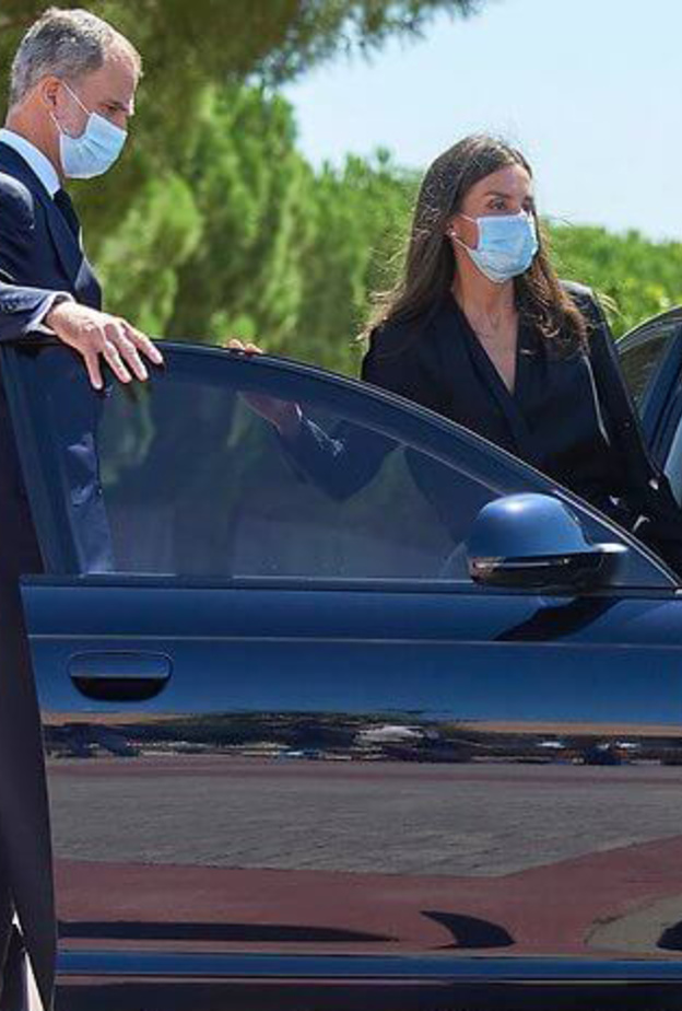 ملك وملكة إسبانيا في جنازة صديقهما المقرب جيمي كارفاجال