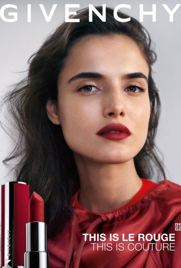 الأحمر المتميّز