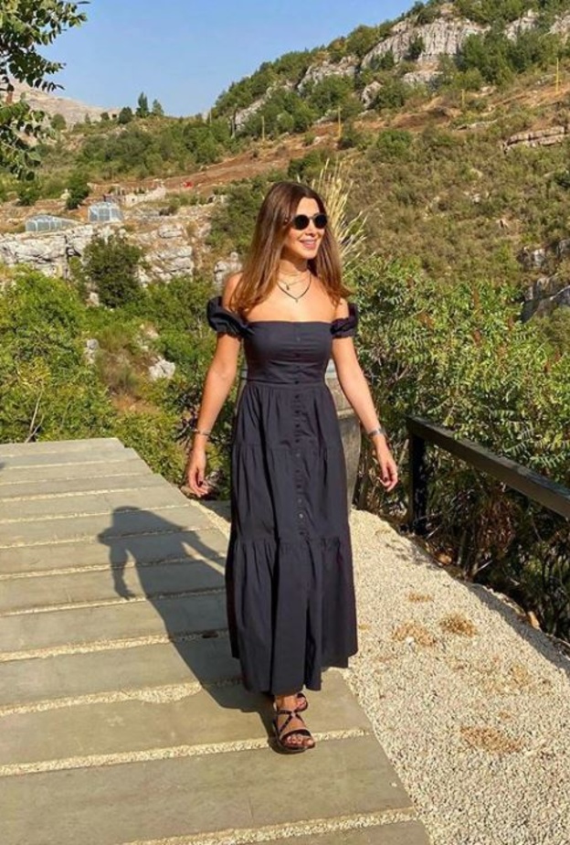  تألقت نانسي عجرم بفستان كاجول ماكسي