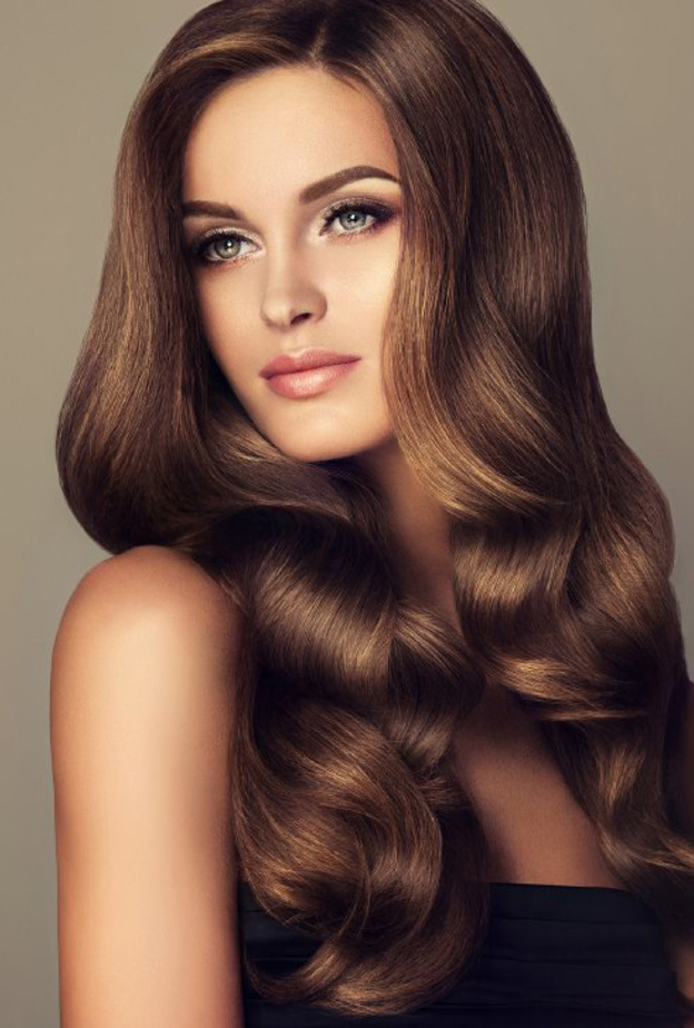 3 خلطات طبيعية للعناية بالشعر الدهني في الصيف