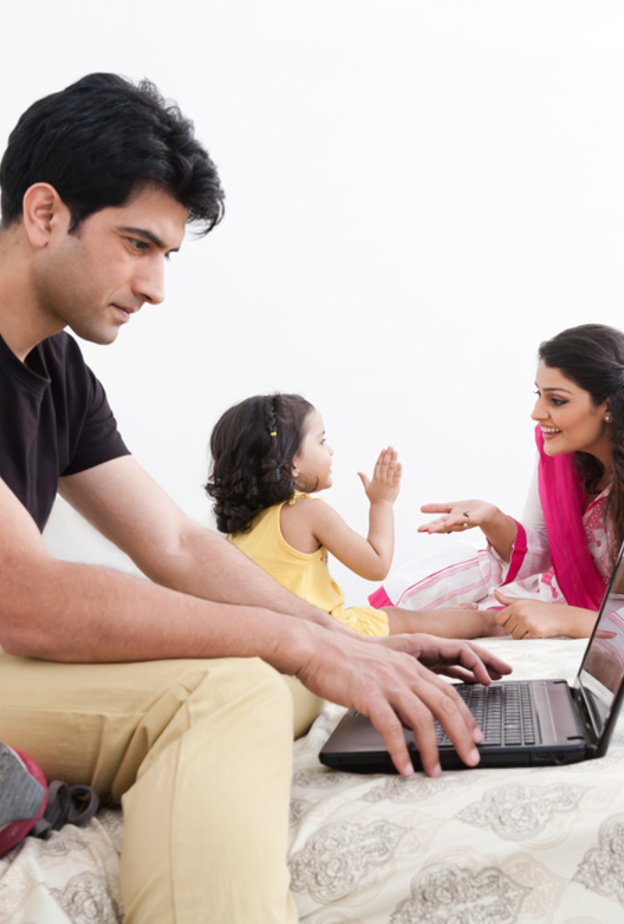 6 عبارات سلبية لا تقوليها لزوجك امام الاطفال