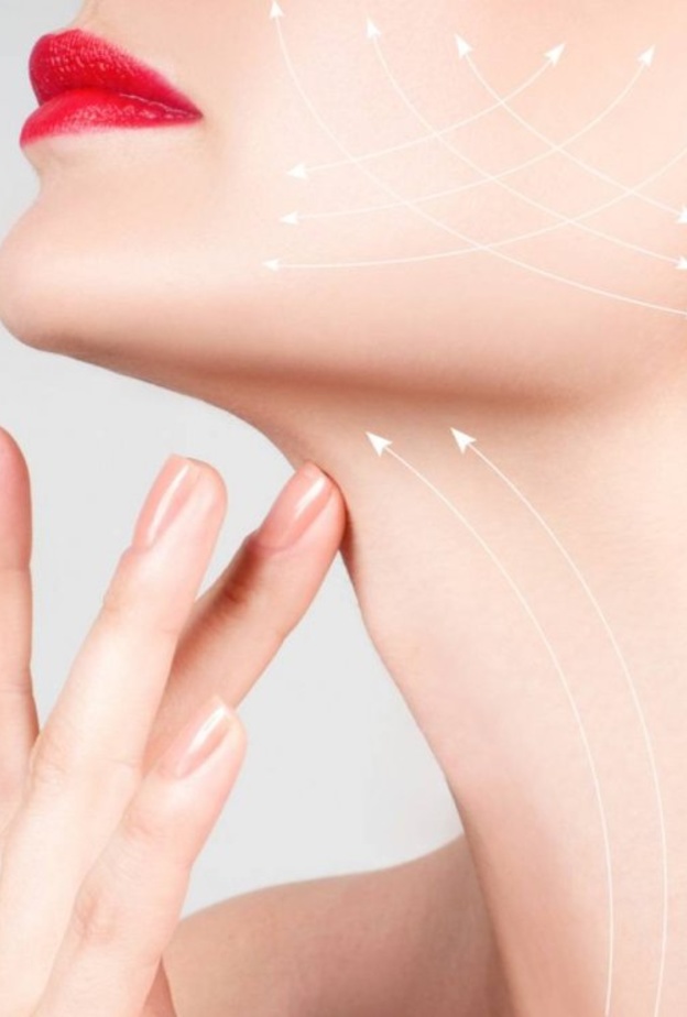 كيف تتم عملية شد الرقبة بالخيوط الذهبية وما هي مميزاتها