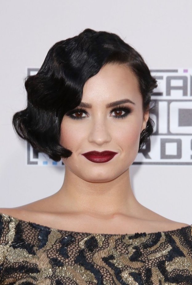 تسريحات شعر كلاسيكية من وحي ديمي لوفاتو Demi Lovato