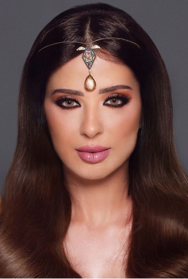 مكياج برونزي للبشرة البيضاء من وحي اطلالات وفاء الكيلاني