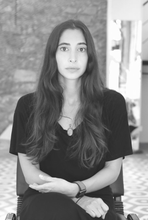 المصممة سارة بيضون صاحبة علامة  Sarah’s Bag