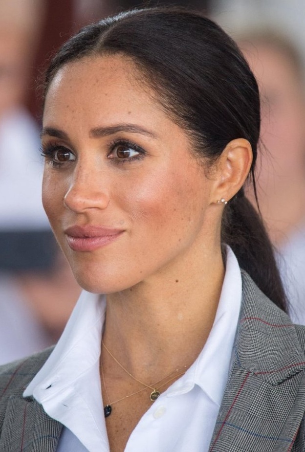  تسريحات شعر كلاسيكية لسهرات خريف 2020 مستوحاة من اطلالات ميغان ماركل