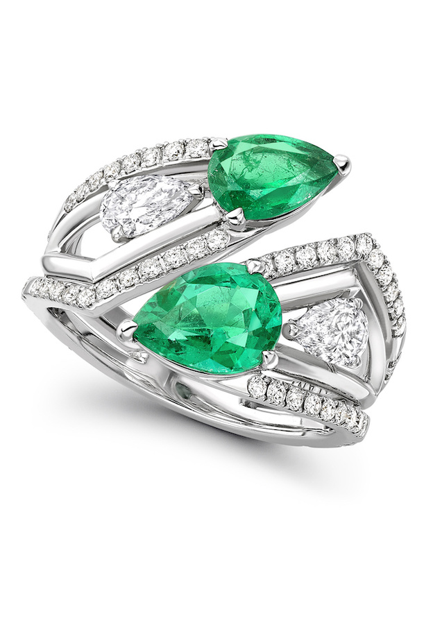 خاتم من الذهب الأبيض والزمردValani Atelier x Gemfields