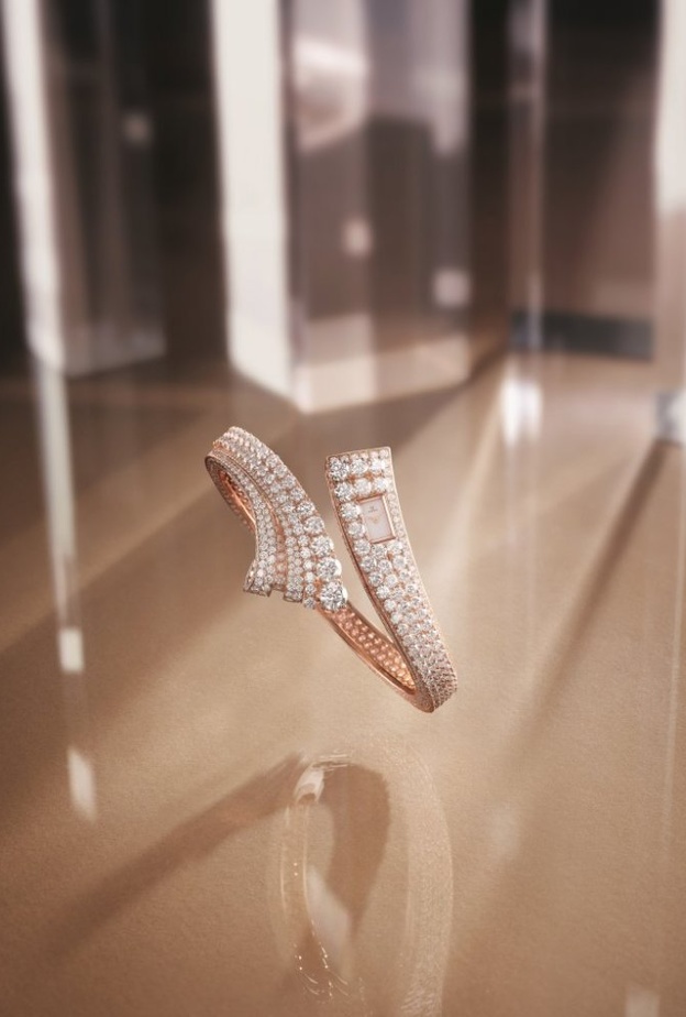 جيجر- لوكولتر توطّد الروابط بين صناعة الساعات وصياغة المجوهرات بطرازي 101 الجديدين