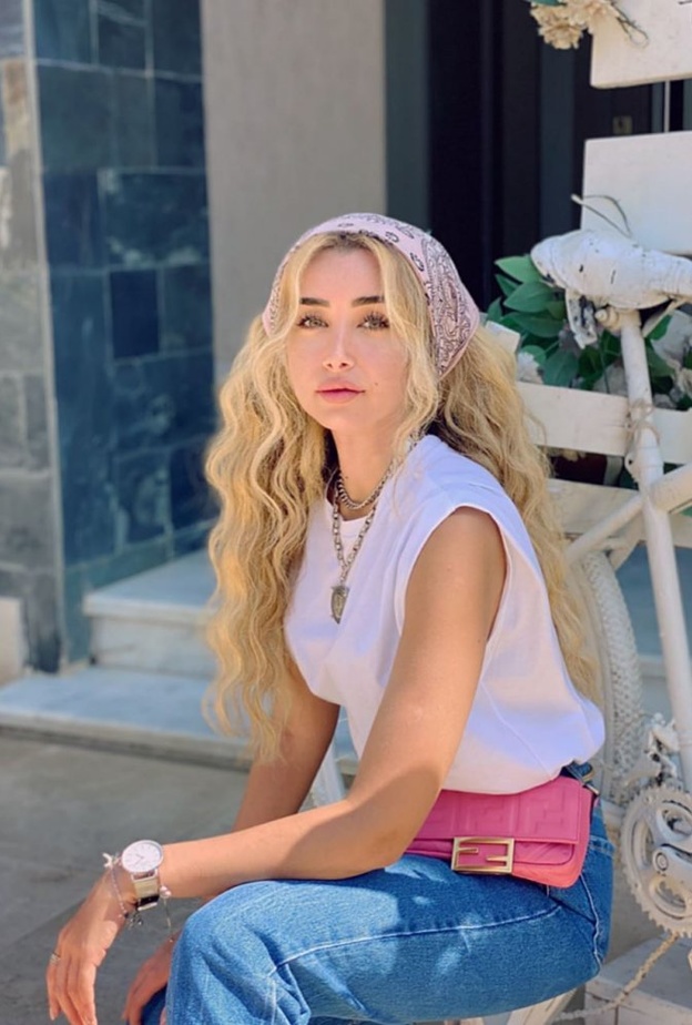 تسریحات شعر یومیة للشعر الطویل على طریقة هنا الزاهد