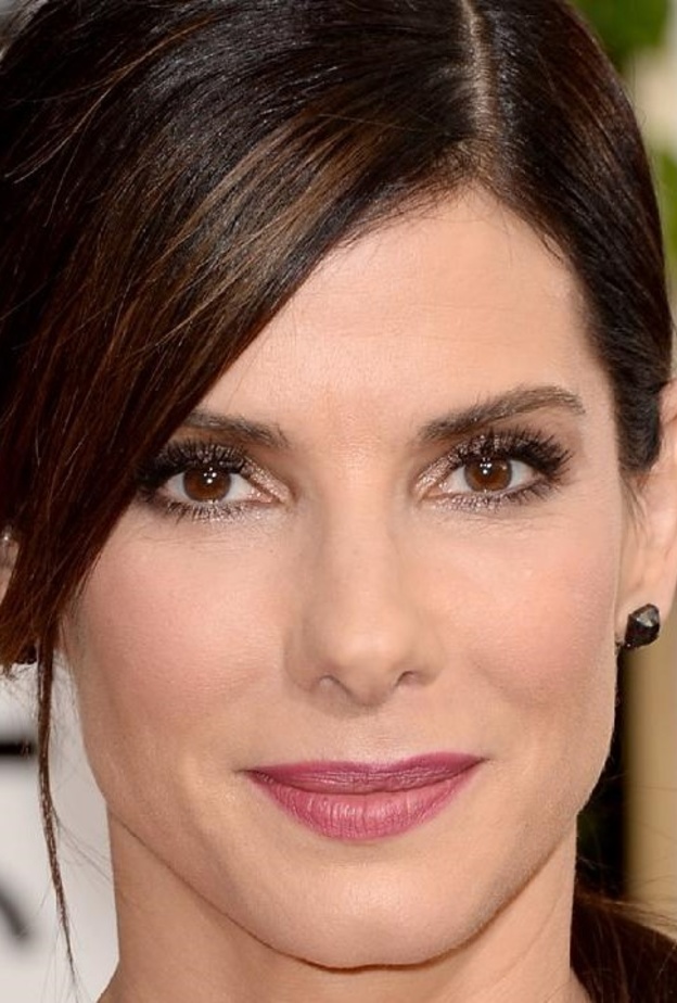 ة كيفية العناية بالبشرة بعد سن الخمسين على طريقة ساندرا بولوك