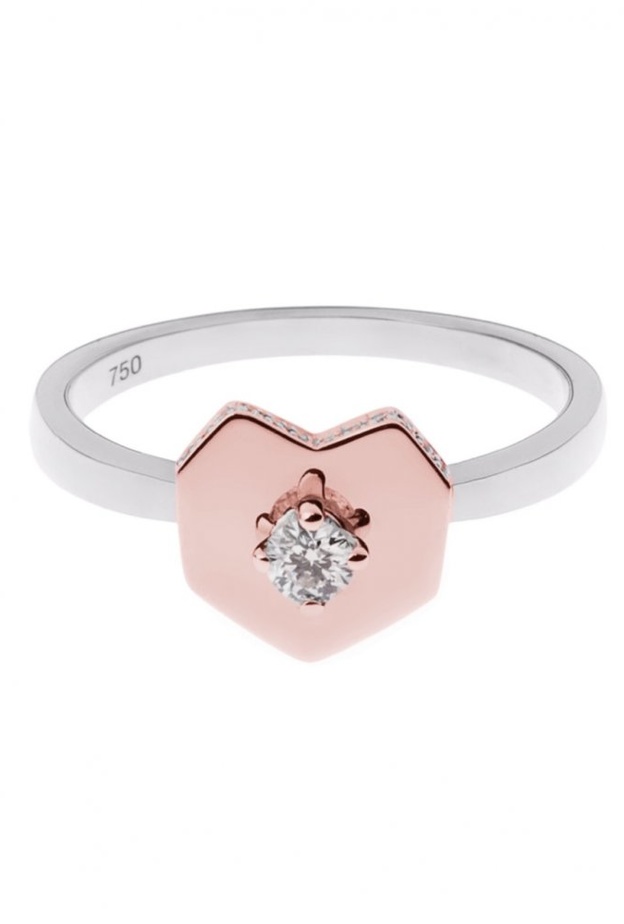 خاتم قلب بوحي هندسي من مصممات مجوهرات سعوديات