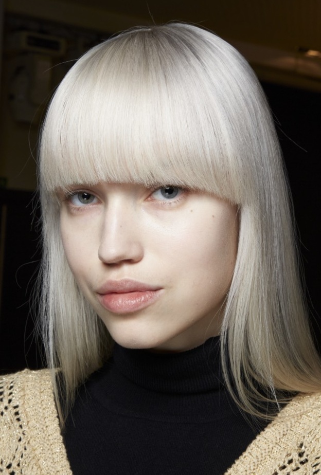 اللون الاشقر الثلجي بأسلوب دار anrealage 