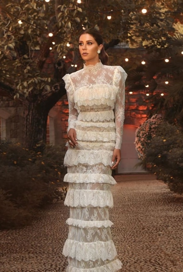 فستان زفاف كارلا حداد من تصميم mariane bechara