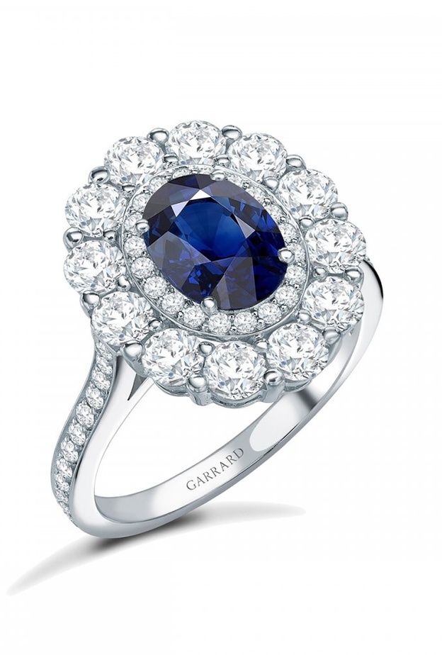 دبل خطوبة بحجر الياقوت الازرق من جيرارد Garrard