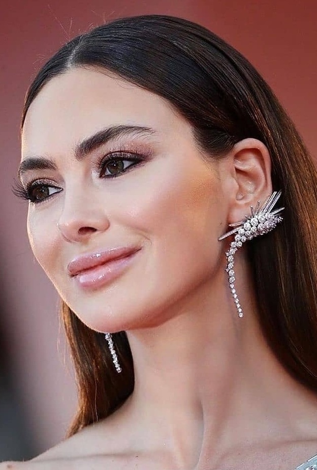 اطلالات ستيفاني صليبا الجمالية في مهرجان البندقية