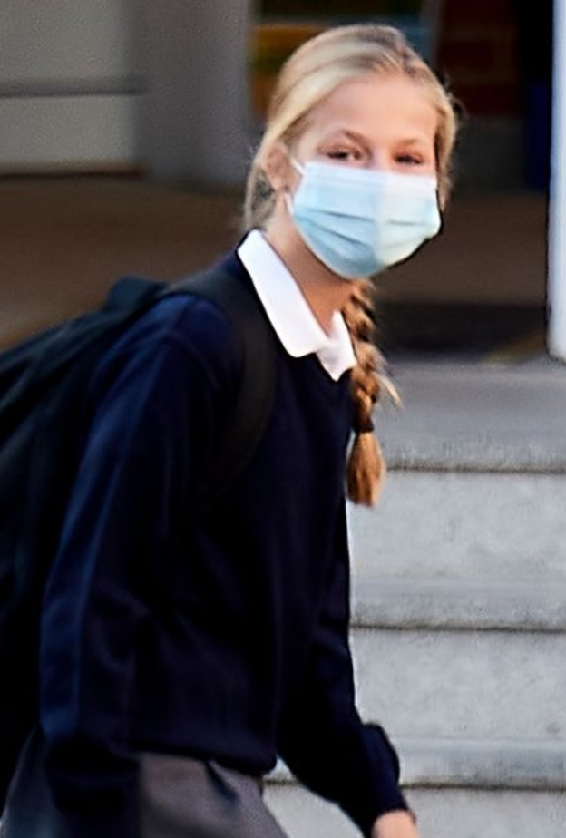 الأميرة ليونور تدرس في مدرسة سانتا ماريا دي لوس روزاليس