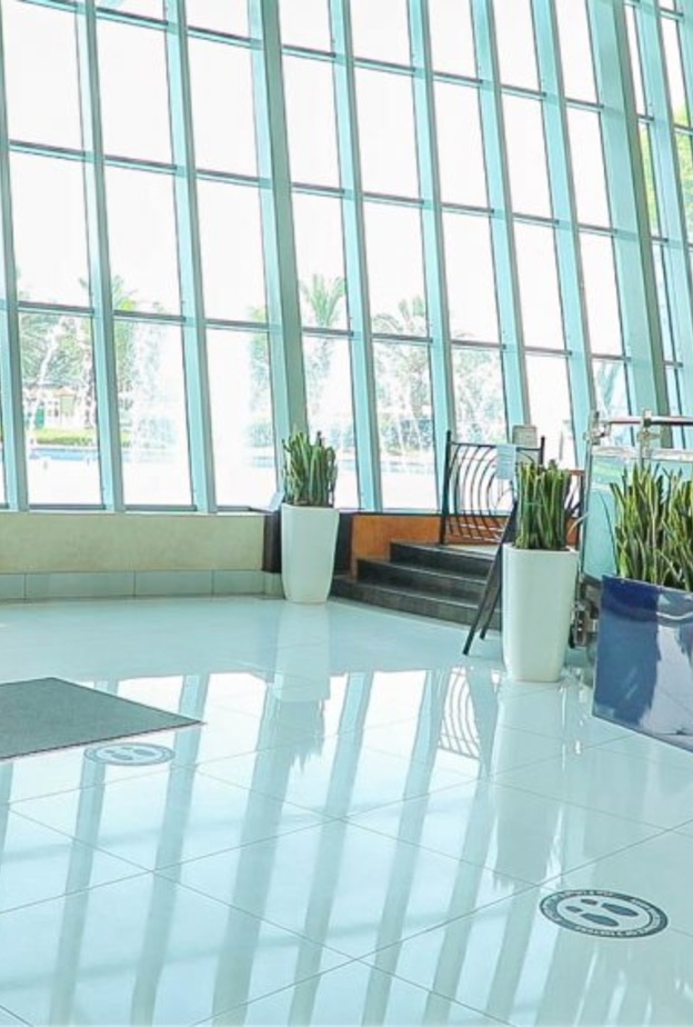 خوذة إماراتية ذكية مبتكرة لكشف الأعراض المحتملة لـ "كوفيد-19 "