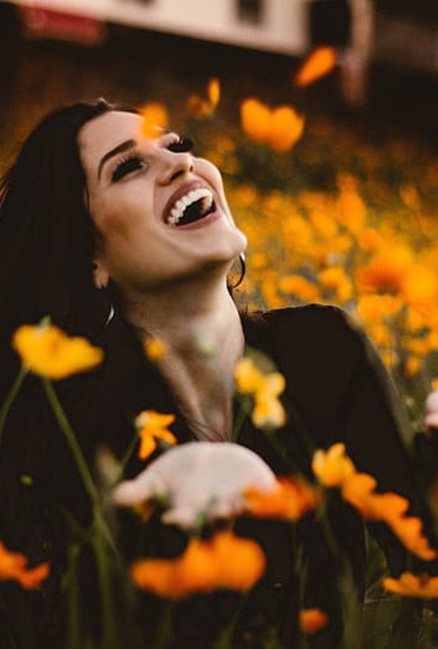 الشعور بالثقة وتقدير قيمة الذات والحكم عليها وفق أسس منطقية